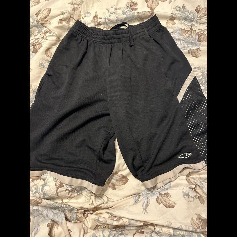 Game-winning Style: Unisex Basketball Shorts with Convenient Pockets